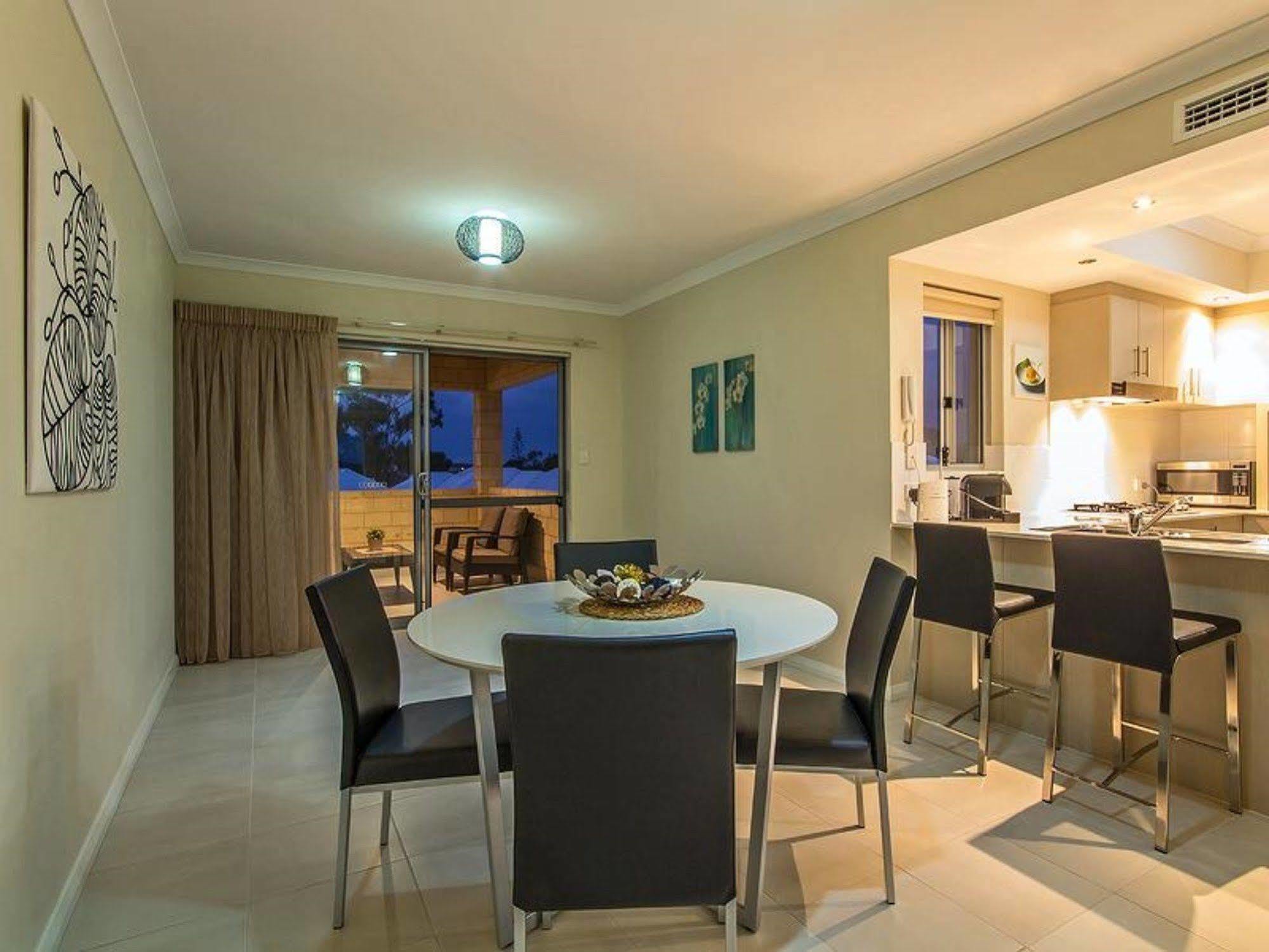 Serenity On The Terrace Aparthotel Mandurah Exterior foto